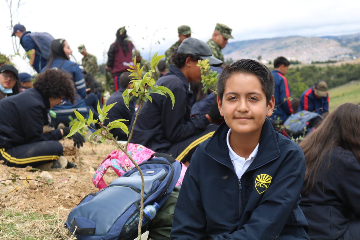 UrbaserTunja's tweet photo. Niños que dejan su marca, su huella en nuestro mágico, parque Ecológico y Tecnológico de Pirgua. Un orgullo para Tunja y el departamento. 🤩🌎💚🌱

#UrbaSerCompromiso https://t.co/eUaoNlfcJB