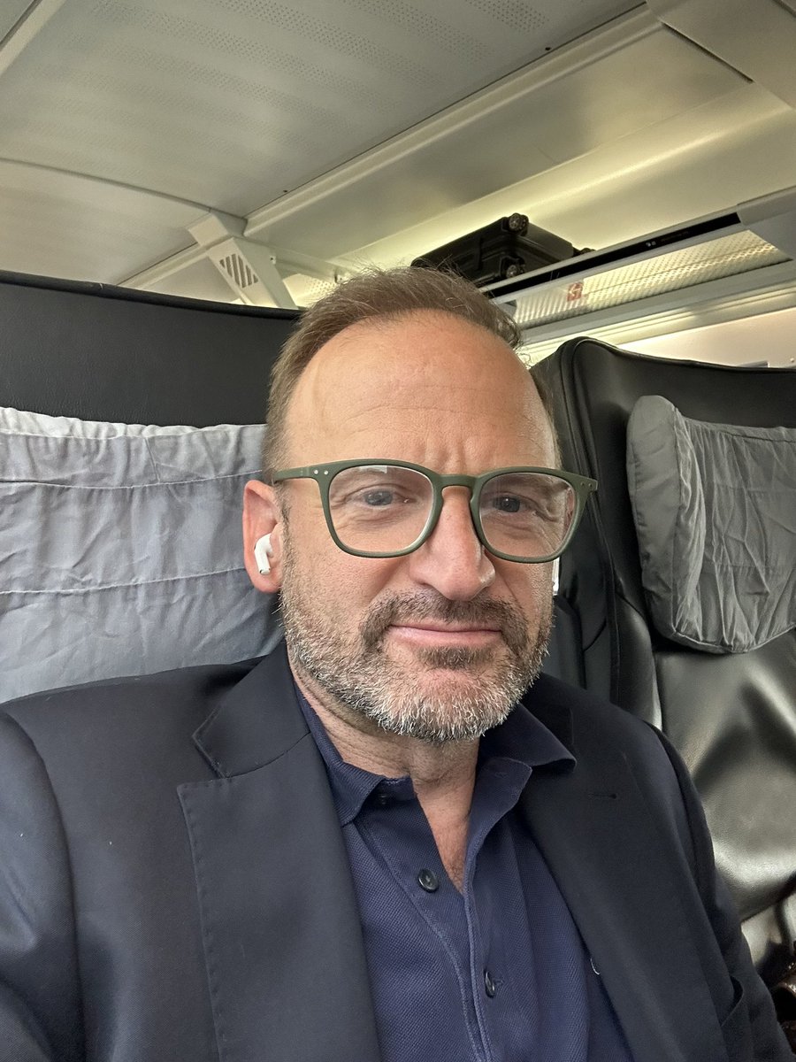 Oliver Pfaar tweet media