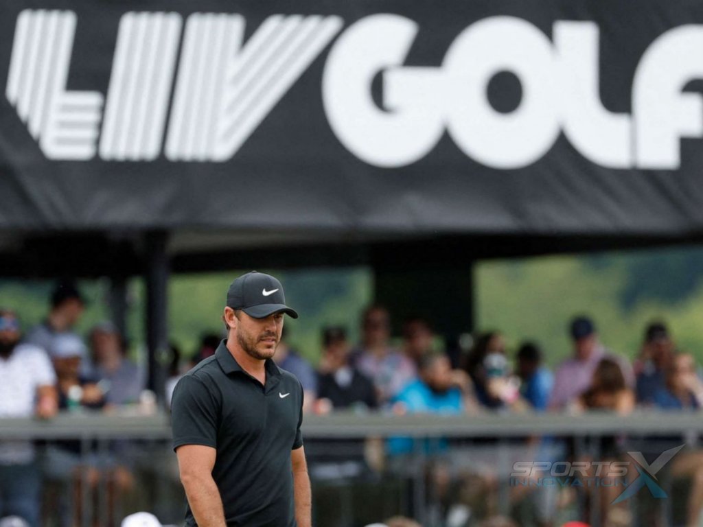 SportsInnoX's tweet photo. The @PGA @PGATOUR &amp; @livgolf_league have officially joined forces, marking a significant development in the world of golf. 😮 ➡️ https://t.co/blUkQVLjY1 

#PGA #LIV #LIVGolf #PGATour #PIF #SportsInnovationX #SIX #SIXConnects #Golf #Golfers #GolfNews #MarketNews https://t.co/yiOEqkC4GO