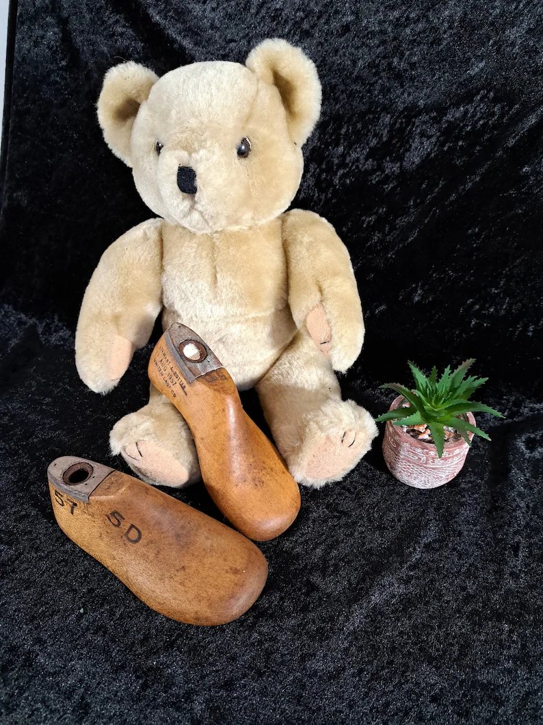 Child's Shoe Lasts #vintage Wood Size 5 Toddler Baby, #MidCentury #industrial #etsy #EtsyRetweeter #EtsySeller #shopsmall #VintageEtsy @SGH_RTs @blazedrts @SpxcRTS @etsypro @EtsySocial @DripRT #etsystore #starseller

etsy.com/listing/149841…