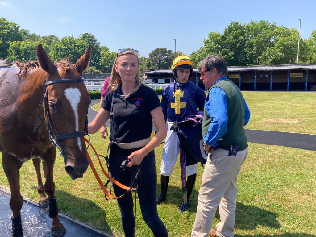 Third place for Kylenoe Dancer <a href="/NewtonAbbotRace/">Newton Abbot Races</a> under a great ride from <a href="/Sean_Houlihan1/">SeanHoulihan</a> today. This could be the last race as retirement is imminent 😞 #racing #paulhendersonracing