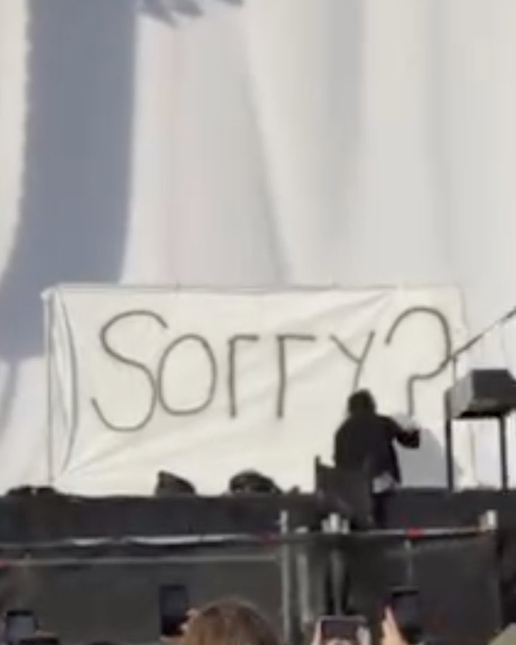 Set acústico de Matty, hoje em Dublin.

- Then Because She Goes
- Jesus Christ 2005 GBA
- All I Need To Hear
- I Just Don’t Think I’ll Ever Get Over You [Cover]
- I Couldn’t Be More In Love
- Woman
- Playing On My Mind
- Song For You [Cover]
- When We Are Together
- Be My Mistake