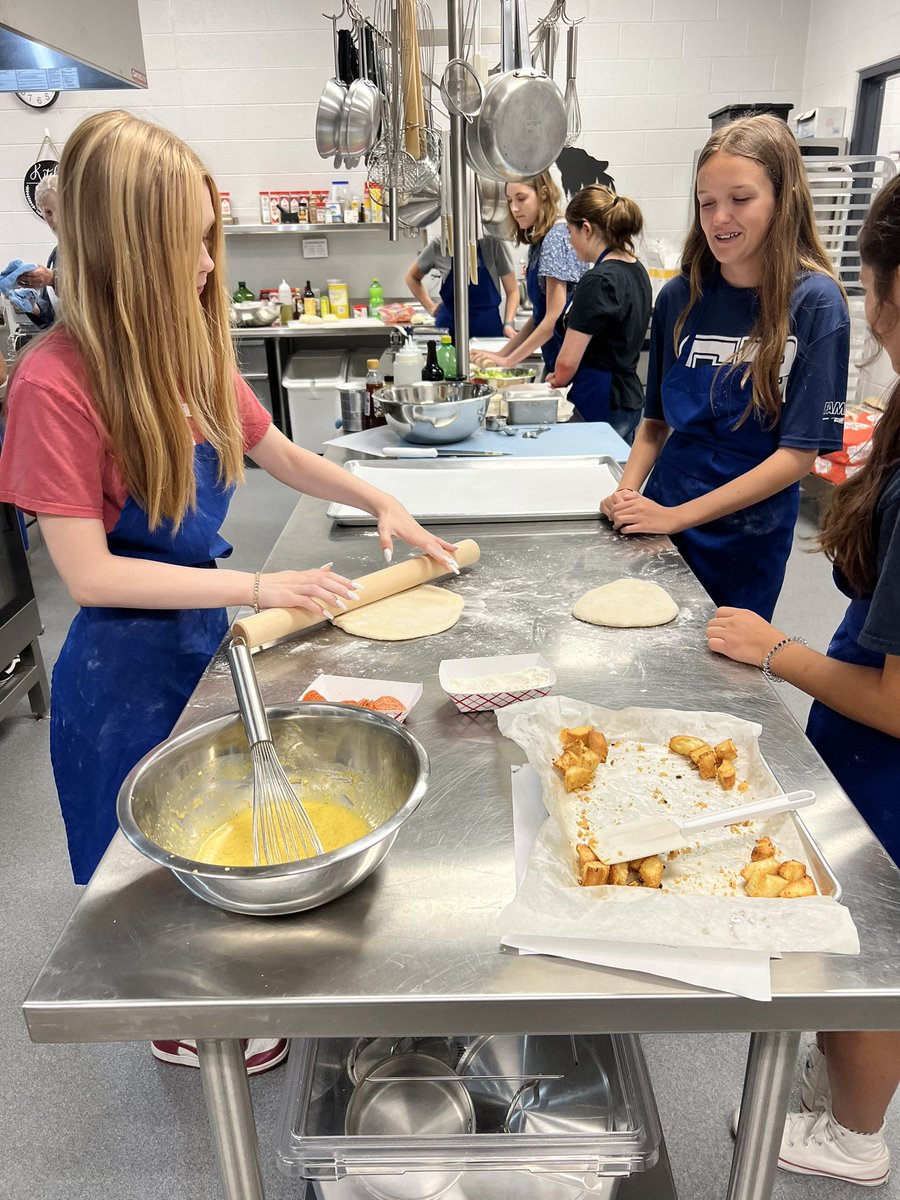 Summer special interest camps kicked off this week. Here’s a look at Welding camp and Culinary camp. #SumnerCTE
