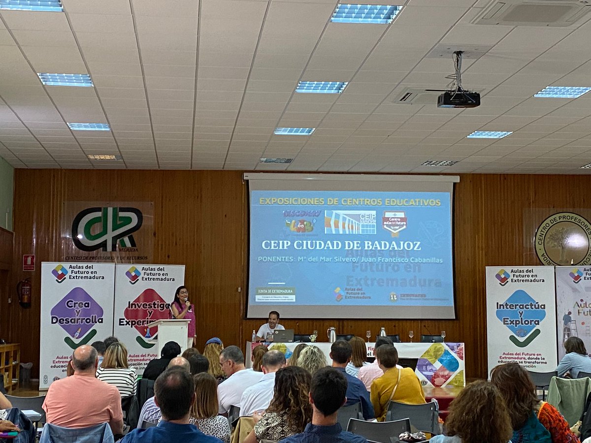 CEIPBadajoz's tweet photo. El CEIP Ciudad de Badajoz presentó su proyecto Discovery Lab en la Jornada Final de Aulas del Futuro de Extremadura
Un placer compartir experiencias  con esta gran familia de #AdFEl
@fmasero @CPRBADAJOZ @educaINTEF @cprdemerida @enmarcha https://t.co/wkccQbyzum