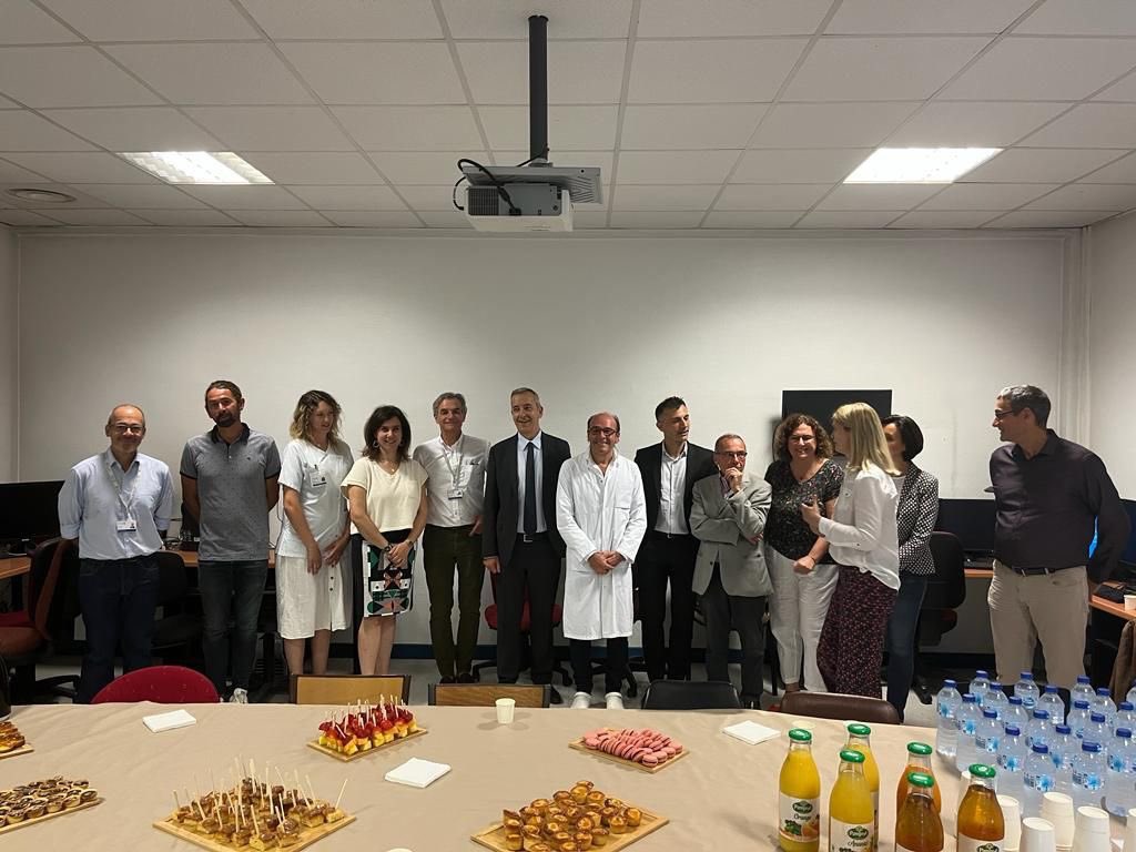 ARS Paca (@arspaca) on Twitter photo 🚀#HmentFiers2022 🚀
Denis Robin, directeur général de l’#ARSPaca, finit sa tournée H'ment fiers 2022 avec la rencontre du projet lauréat du Groupement hospitalier des Hôpitaux de Provence : VNA (Vendor Neutral Archive), stockage, partage de l’imagerie médicale et webdiffusion. 🚀#HmentFiers2022 🚀
Denis Robin, directeur général de l’#ARSPaca, finit sa tournée H'ment fiers 2022 avec la rencontre du projet lauréat du Groupement hospitalier des Hôpitaux de Provence : VNA (Vendor Neutral Archive), stockage, partage de l’imagerie médicale et webdiffusion.