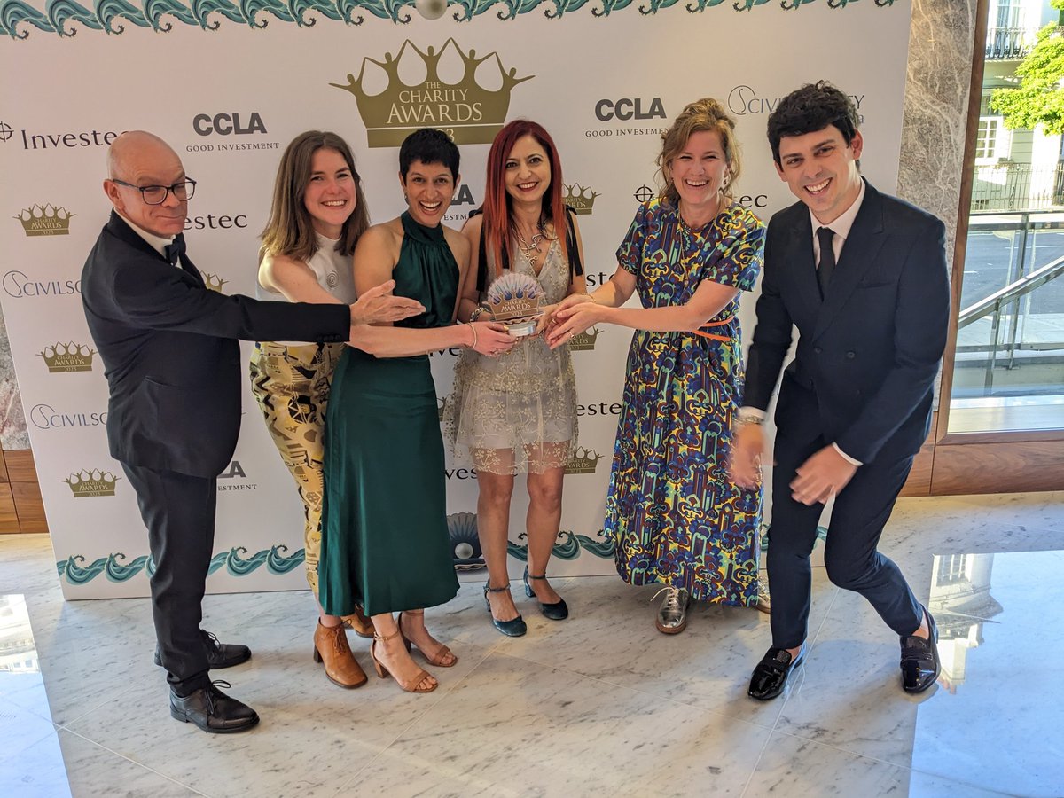 seenary0's tweet photo. What a rare and happy honour! #charityawards 😍🏆 https://t.co/EYcYqldHvS