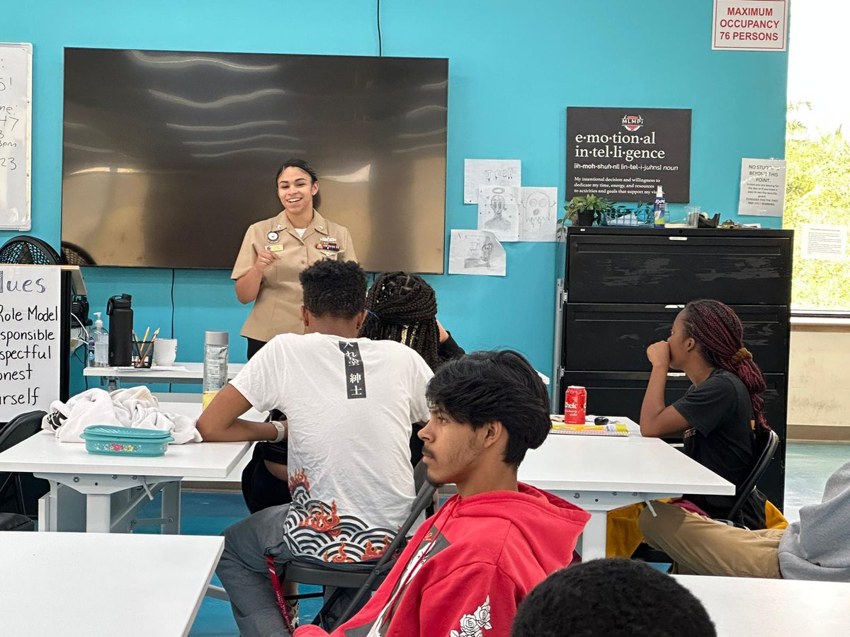 MyLifeMyPower's tweet photo. Before the school year ended, the Navy came and spoke to our students #MLMP #privateschool #changinglives #Danielpuder #education https://t.co/uKPgWUzmah
