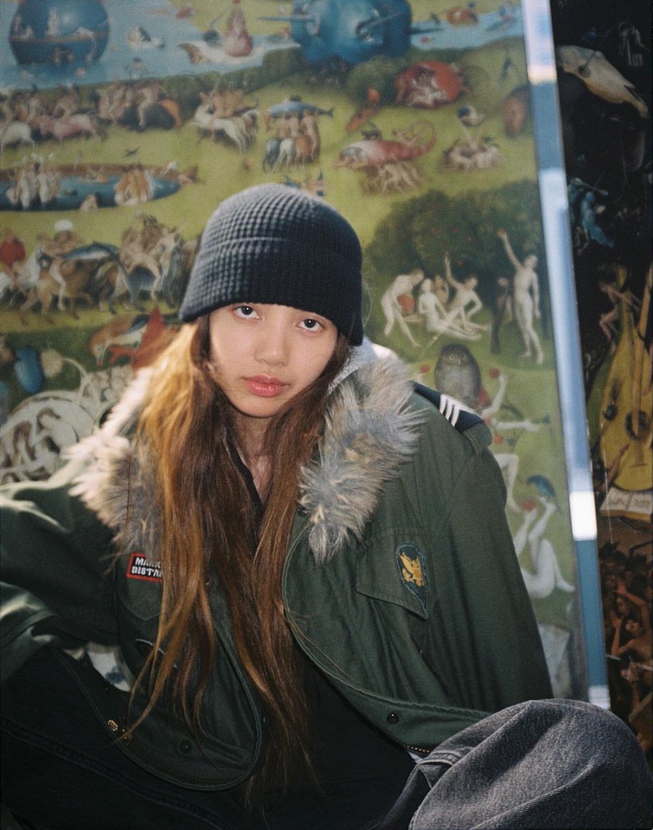hourly lisa tweet media