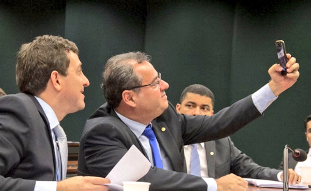 gervasiomaia's tweet photo. Parabéns ao amigo @danilocabralpe, nomeado nesta quarta-feira para a superintendência da #Sudene. Competente, dedicado e um apaixonado pela região, Danilo desenvolverá com maestria a missão de construir caminhos para um Nordeste mais justo, competitivo e sustentável. https://t.co/wmllsM24Lp