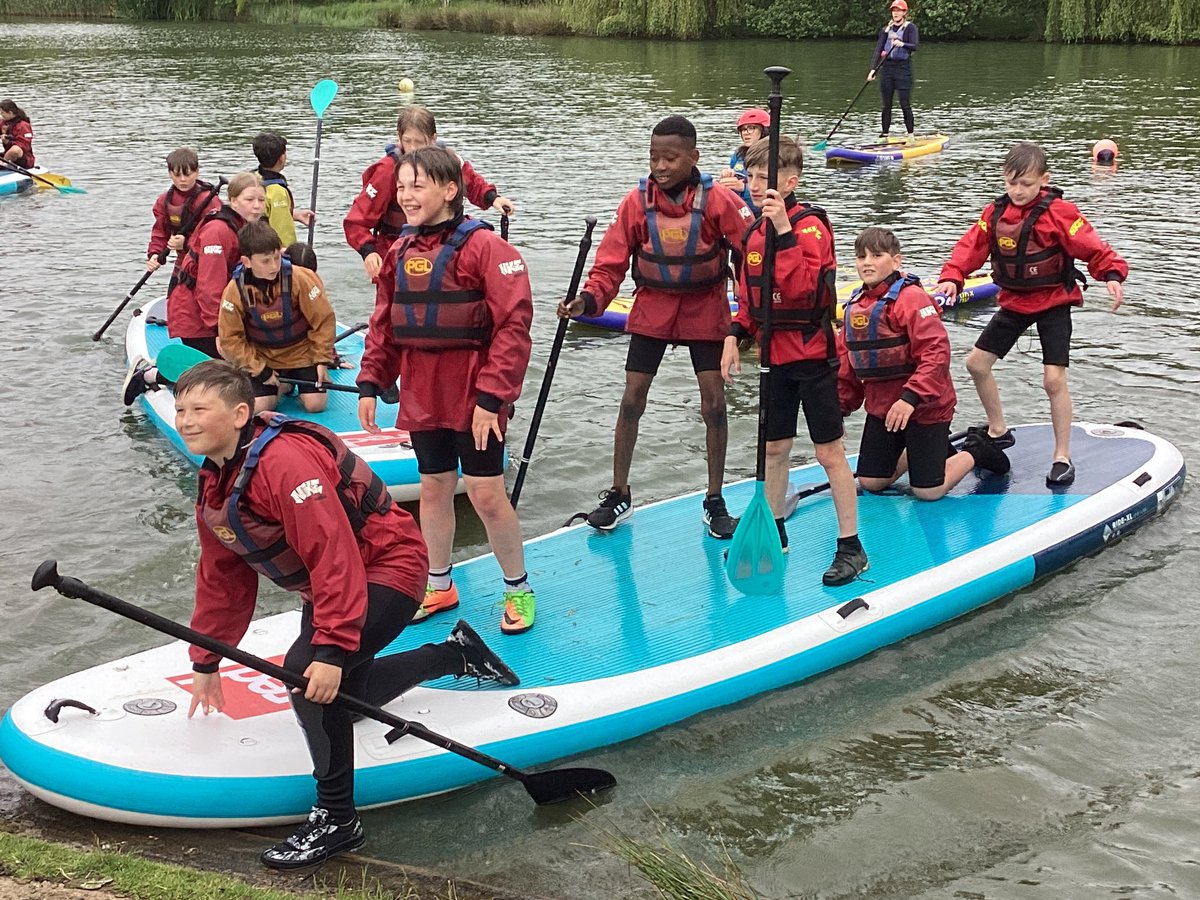 MrsGEpps's tweet photo. This morning we had a cold but brilliant time paddle boarding in Lake Darwin. @bastonceprimary @PGLTravel https://t.co/OczBat88hl