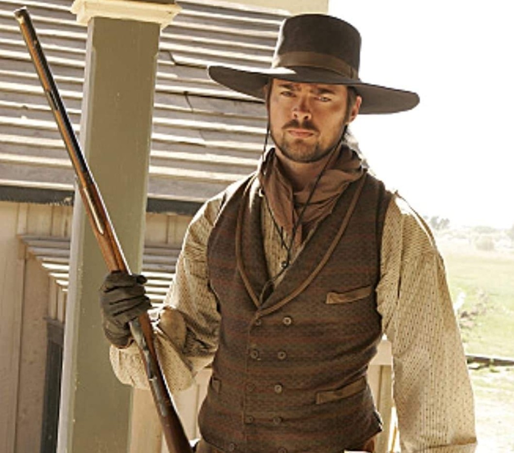 Happy Birthday to Karl Urban 
