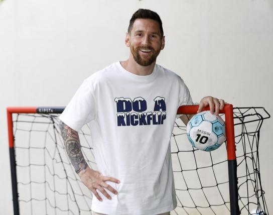 FCB World tweet media