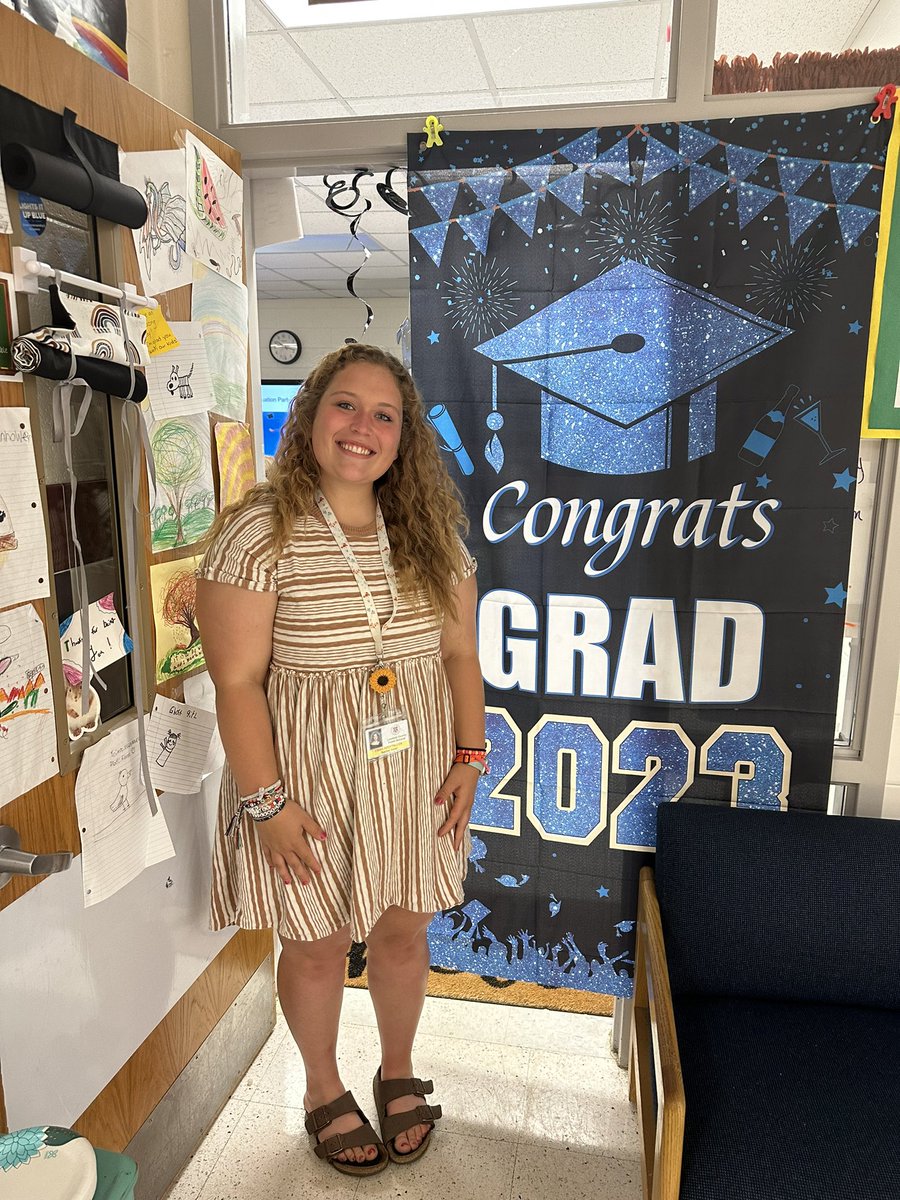 LCPSMrsE's tweet photo. Best PBL to date! The class planned a graduation party for our teacher cadets.  It was such a success.  🎓@RoundHillES https://t.co/PNKdvdd2tY