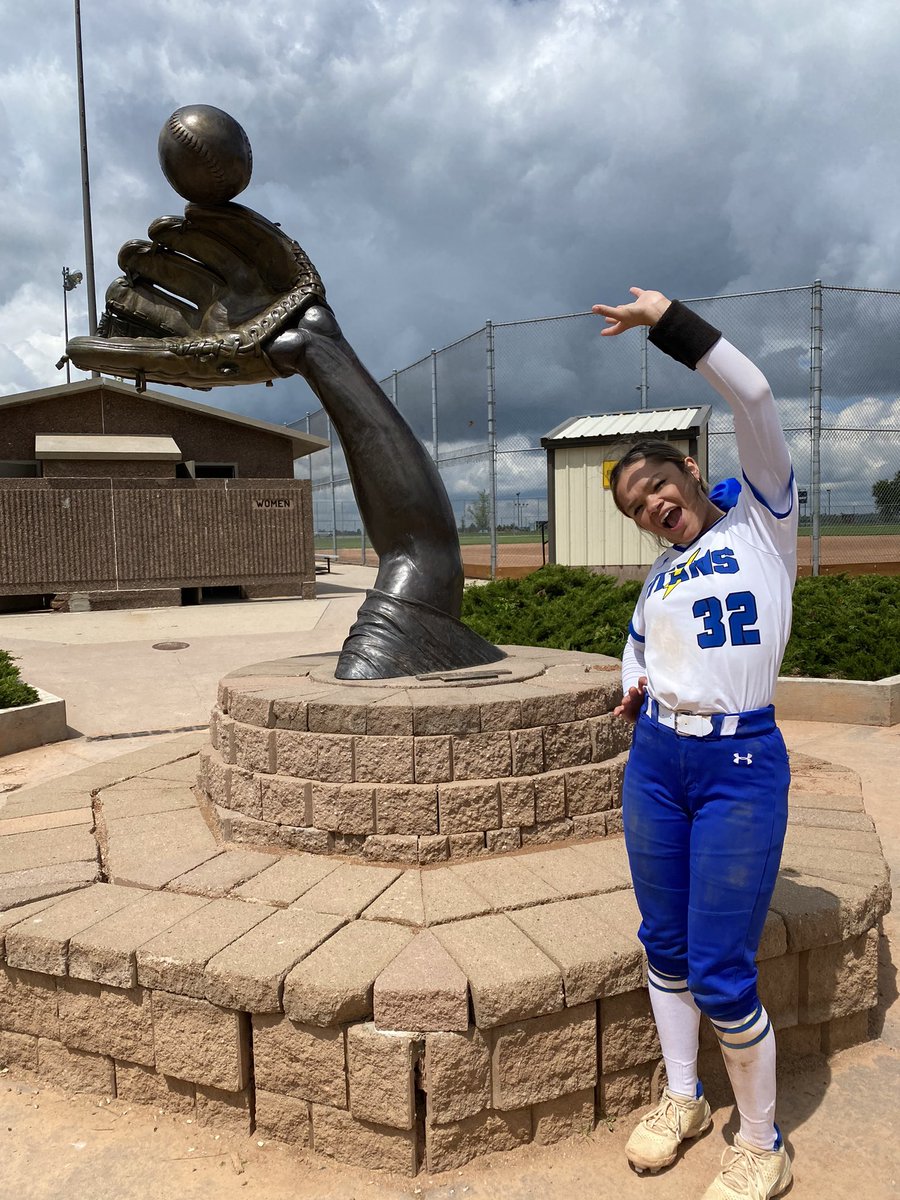 MarielleColhoff's tweet photo. Mari was a pickup player for Titans over the weekend at Cheyenne Extreme Tournament! 1st place champs! #firstplace #cheyenneextreme https://t.co/jIznlWlwWq