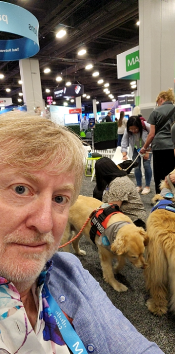Chtr_Ronnie's tweet photo. #CiscoLive who let's the dogs in https://t.co/jyqjCrcFIU