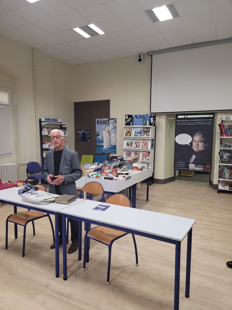 Notre CDI a accueilli, en partenariat avec la Bibliothèque patrimoniale, une journée consacrée à Francesco Ottaviano Renucci, ancien professeur d’éloquence dans notre collège ! L’art de la parole a été mis à l’honneur : conférences et discours des élèves de l’atelier éloquence 🗣️