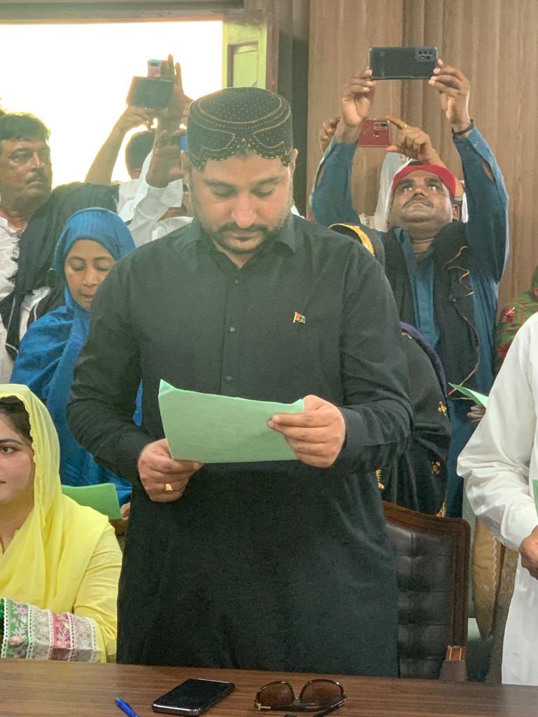 MushtaqueThari's tweet image. Congratulations Sir  @MasroorARajper — Member District Council Naushahro Feroze. ✌️🙌🏻 #PPP #PYOSindh
Thanks @BBhuttoZardari @BakhtawarBZ @AseefaBZ @FaryalTalpurPk @JavedNLaghari