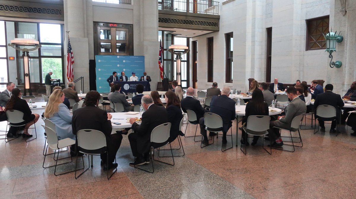 We were so grateful to host a fantastic conversation on #secondchances and reentry success this week in the Ohio State Capitol. It's great to see so many lawmakers there seeking to safely unlock access to housing, work, and other foundations for a productive life. @TheBuckeyeInst
