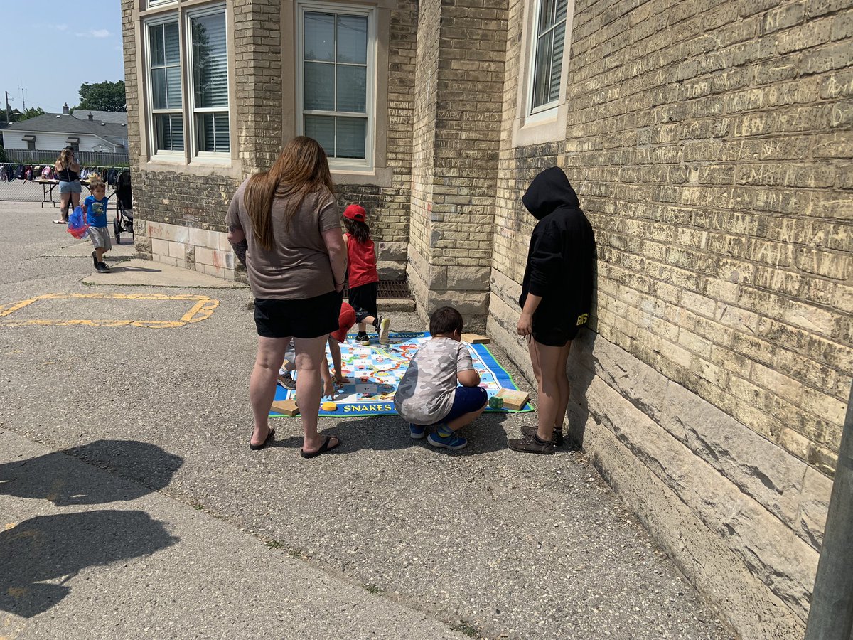 Ealing Kindergarten celebration was a great success! Thank you Kinder team for preparing this opportunity for our students. Good luck Ms. Nealy as you prepare for your new, exiting life role! We will miss you next year! <a href="/EalingSchool/">EalingSchool</a> @RAndrewCanham