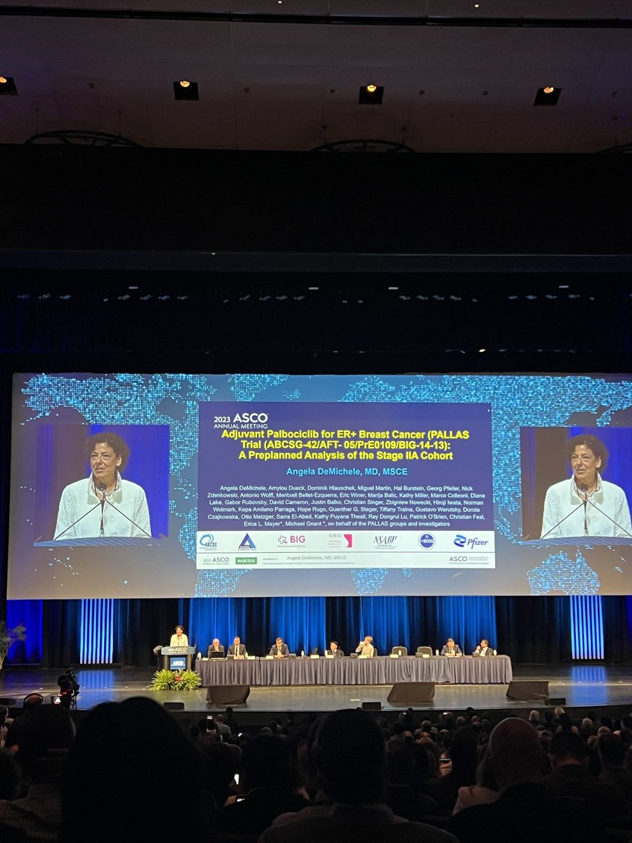 diana_jaber's tweet photo. Leaving @ASCO truly inspired by the amazing work accomplished by this community. Grateful for the opportunity to present this year and learn from distinguished faculty and trainees. Couldn’t imagine a better way to kick off this next chapter in Chicago! #ASCO2023 #WeConquerCancer https://t.co/ECrh38jfh8