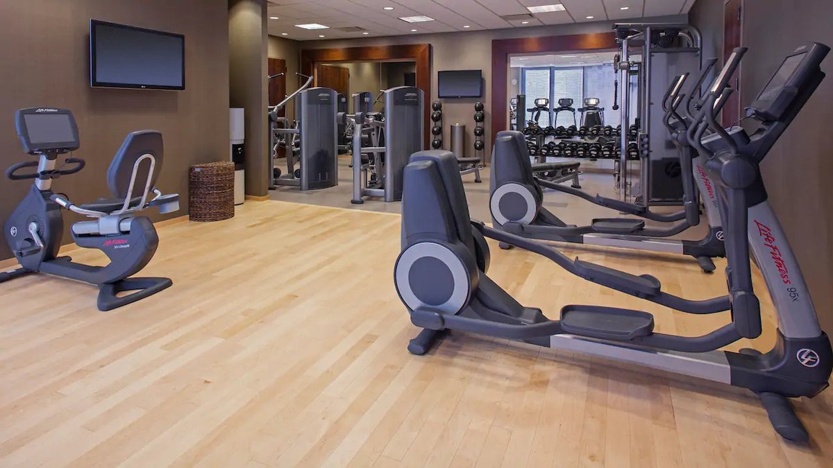 Break a sweat during your trip in Louisville! Whether you're seeking a cardio workout or strength training, we've got you covered. 💪