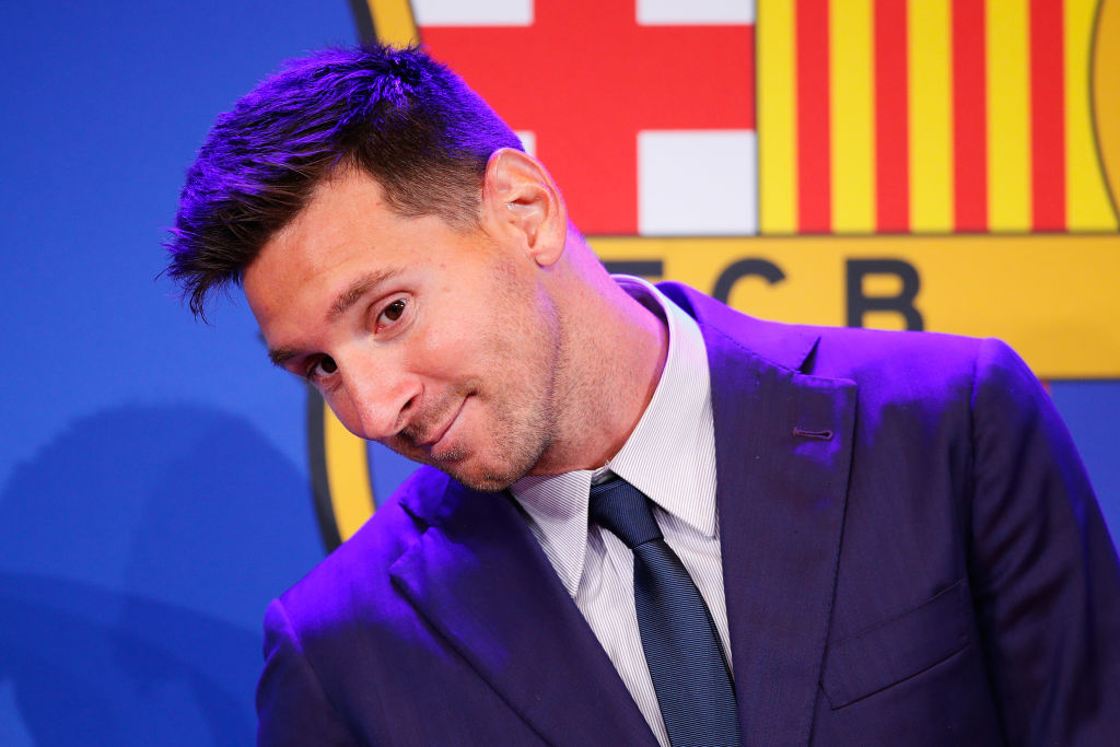 FabrizioRomano's tweet photo. Messi: "I'd have loved a farewell like Iniesta, Busquets, Jordi Alba, Xavi... this is why I was very happy to hear the chants with my name by Barça fans at Camp Nou". 🔵🔴 #FCB

"It was a strange feeling to hear Barça fans calling my name but then... I wasn't there". https://t.co/PR3wspUYwH