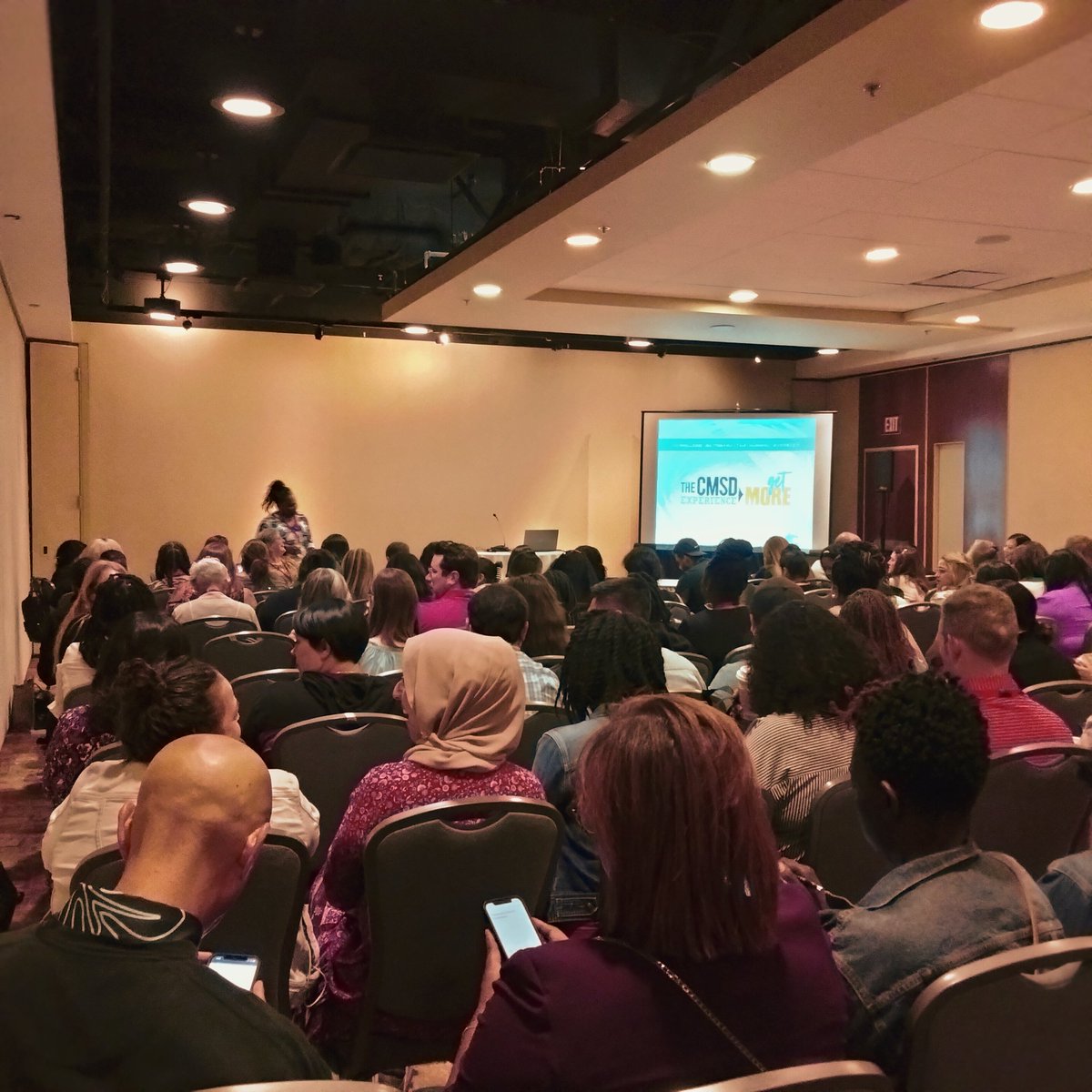 Tracy Hill tweet media