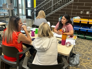 TheTechyLion's tweet photo. The Charette protocol is a great tool for adult learners to reflect and problem solve.  Our teachers spent some time yesterday practicing the protocol and discussing classroom challenges/projects.  #KISDTechPD https://t.co/ryDKQodJXw