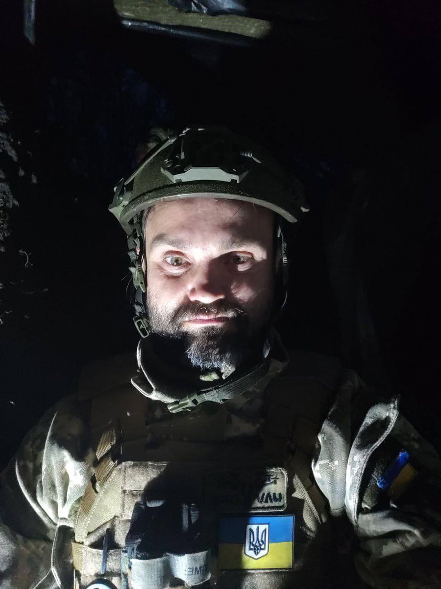 Коли я сказав Михайлу, що мені у кліпі треба зняти палаючий Кремль, той одразу відповів, що він в темі і щоб я купив бензину.
А зараз Михайлу треба купити дрон – бо він служить в аеророзвідці і на днях багато майна було втрачено через обстріл. RT пліз 🙏
send.monobank.ua/jar/9bLxEuayvt