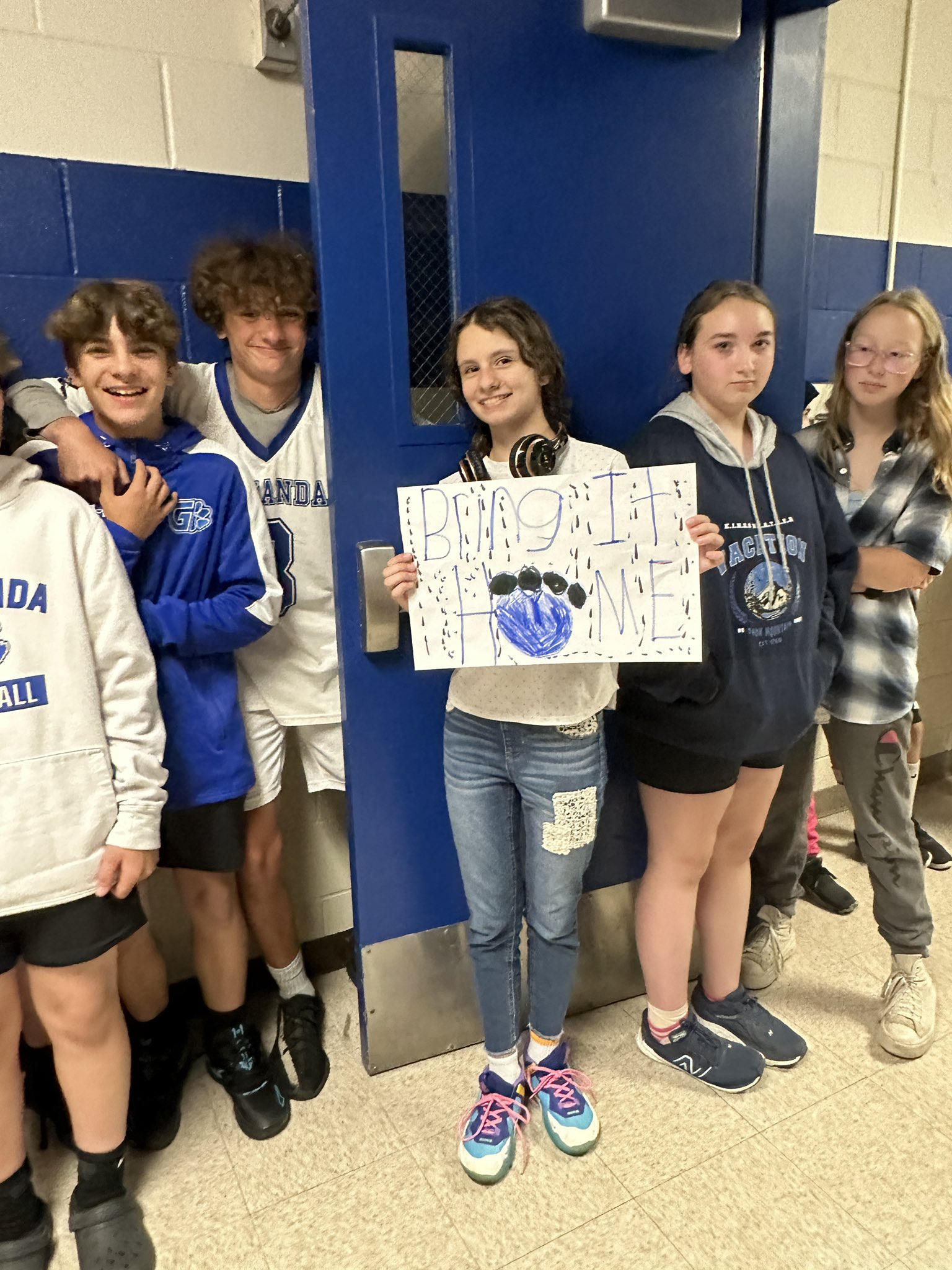 GowandaCSD on Twitter "Gowanda CSD unites to clap out the varsity