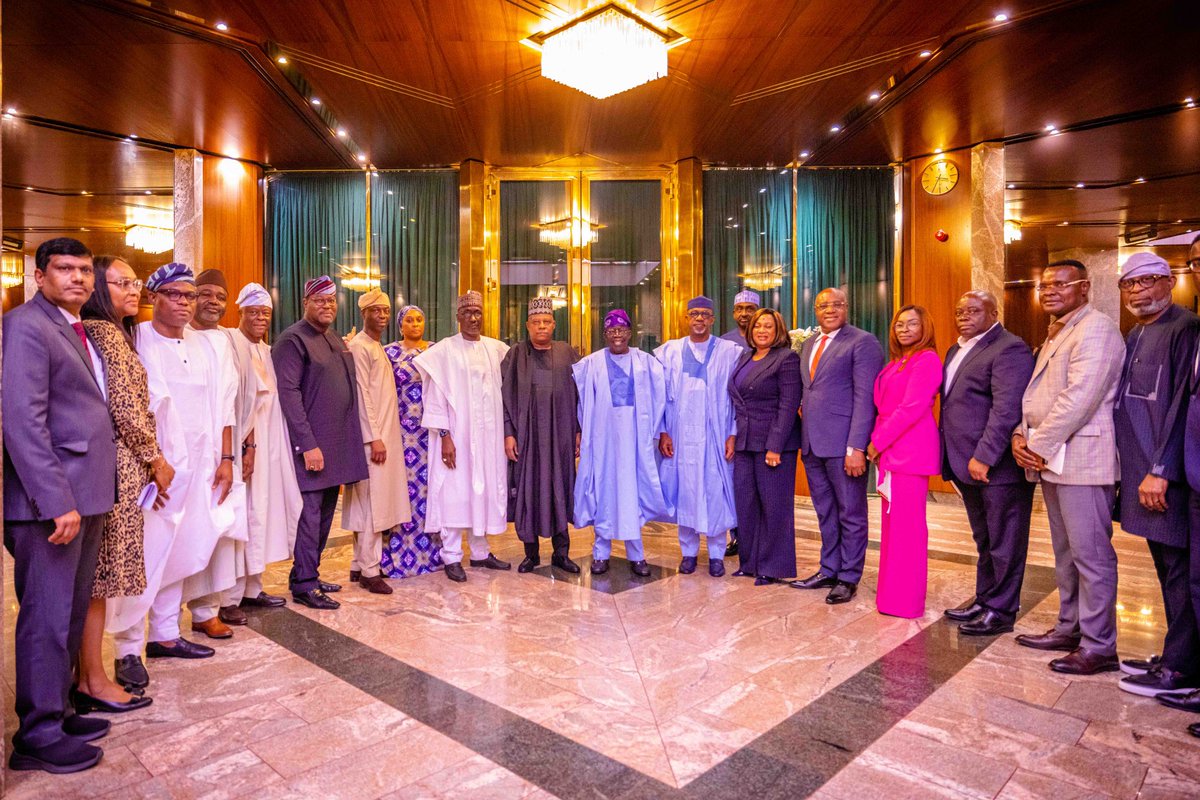 Husnyjaf's tweet photo. @officialABAT President Bola Ahmed Tinubu met with major Oil Marketers at the Presidential Villa today.
#babaisworking https://t.co/CAzvZzbRRv
