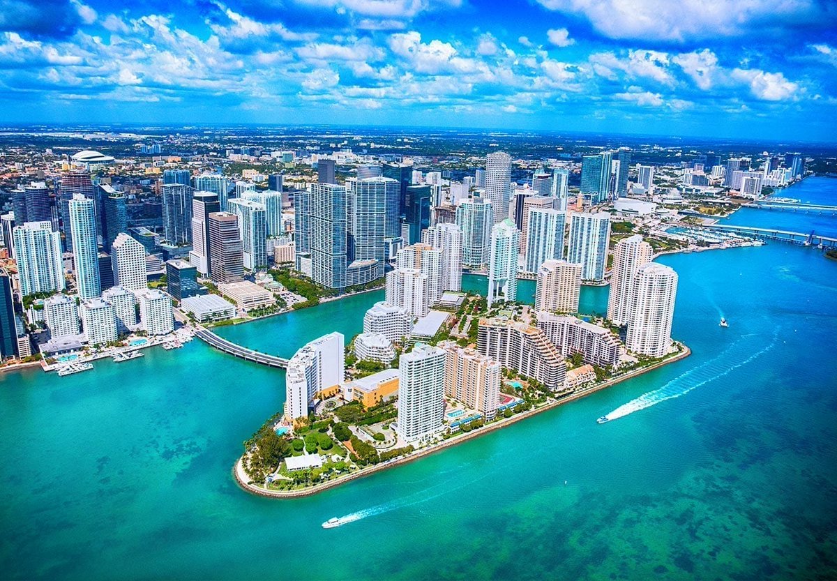 MorningBrew's tweet photo. The 8 best places to launch a career, based on monthly average starting salary, unemployment rate, median annual income, etc. (@wallethub):

1. Atlanta, GA
2. Orlando, FL
3. Salt Lake City, UT
4. Columbia, SC
5. Tampa, FL
6. Charleston, SC
7. Miami, FL
8. Austin, TX https://t.co/tfsqCEYKRL