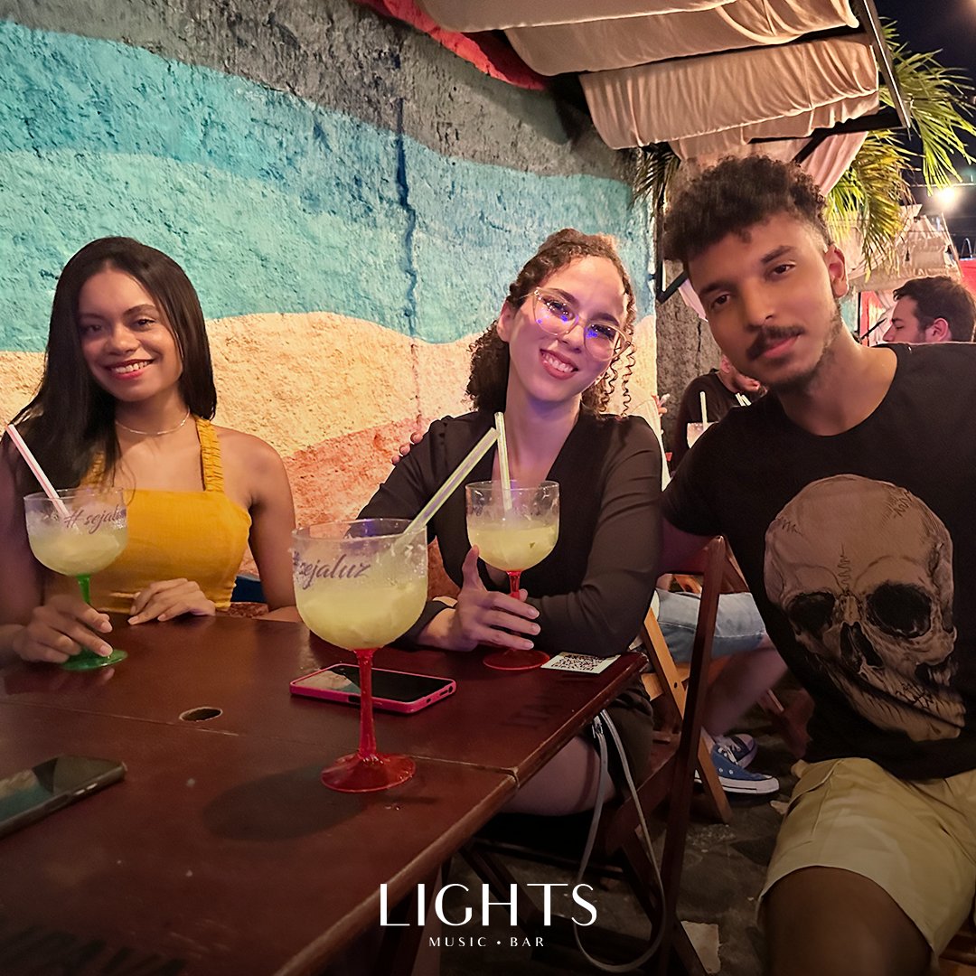 lightsmusicbar's tweet photo. Casa aberta para o Festejo da Desox! Bingo de prêmios, promo com Itaipava Pilsen R$7 a noite toda* + caipirinha e dose de bananinha DOBRADAS (22h às 00h) + caldinho de feijão DOBRADO a noite toda*.
Vendas na portaria! #VemPraLights
*ou enquanto durar o estoque https://t.co/hfP8b7JJjC