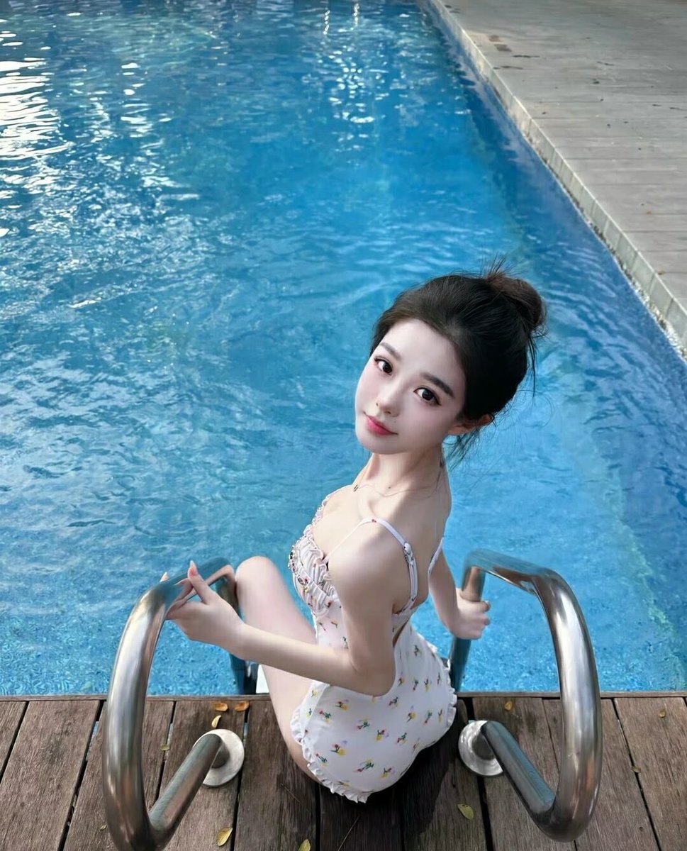 Kaka13273583000's tweet photo. Swimsuit feast #bilini #beautifulwoman https://t.co/pQBqzSLLuK