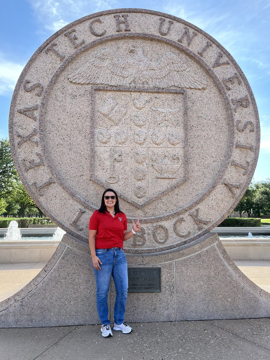 MrsJMoreno21's tweet photo. I am representing @EctorCountyISD on this college shirt day @TexasTech Ready to begin #PrincipalFellow summer institute! #LeadershipDevelopment #LeadershipMatters https://t.co/hbg17d0VG8