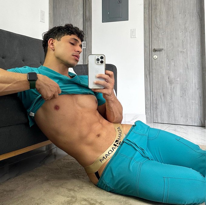 Do you have a medical appointment with me? https://t.co/s6tEluFQfj