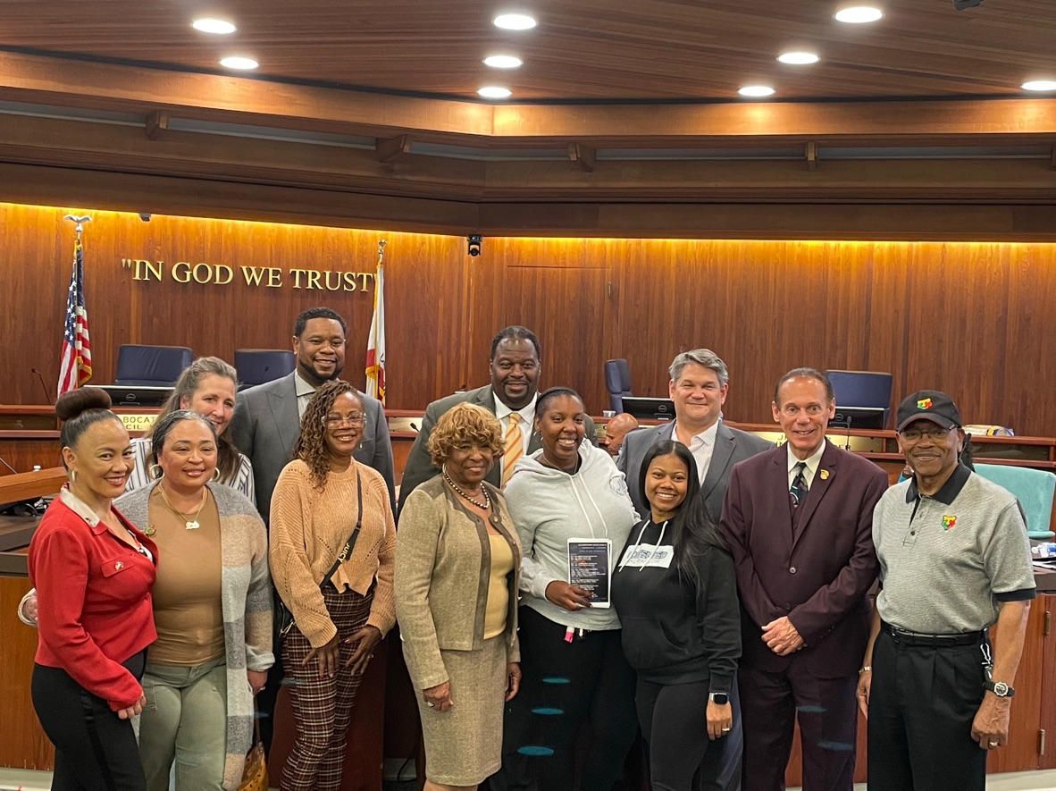 CSUDHPrezParham's tweet image. Carson Mayor Lula Davis-Holmes and City Councilmembers are proud to support #CSUDH Prof. David Ochi and the Small Business Growth Academy, sponsored by the city. Together, we're helping small businesses thrive and grow in our community. More info: incubator.csudh.edu/ccsbga/