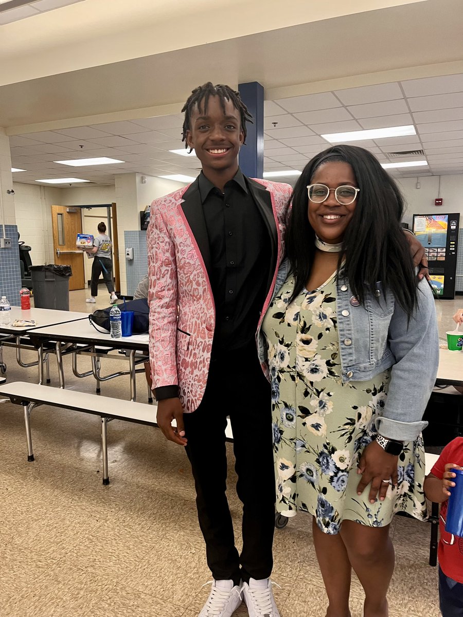 MrsJakubowski3's tweet photo. Glad to have captured a few moments with some 8th graders at their farewell send off! This class is full of spirit and personalities. I can’t wait to see where they go! Thanks @misstucci_cms and Ms. Dixon for all the planning! What a fun night. #cmsgameon @CatonsvilleMS https://t.co/vvEVOzcYjX