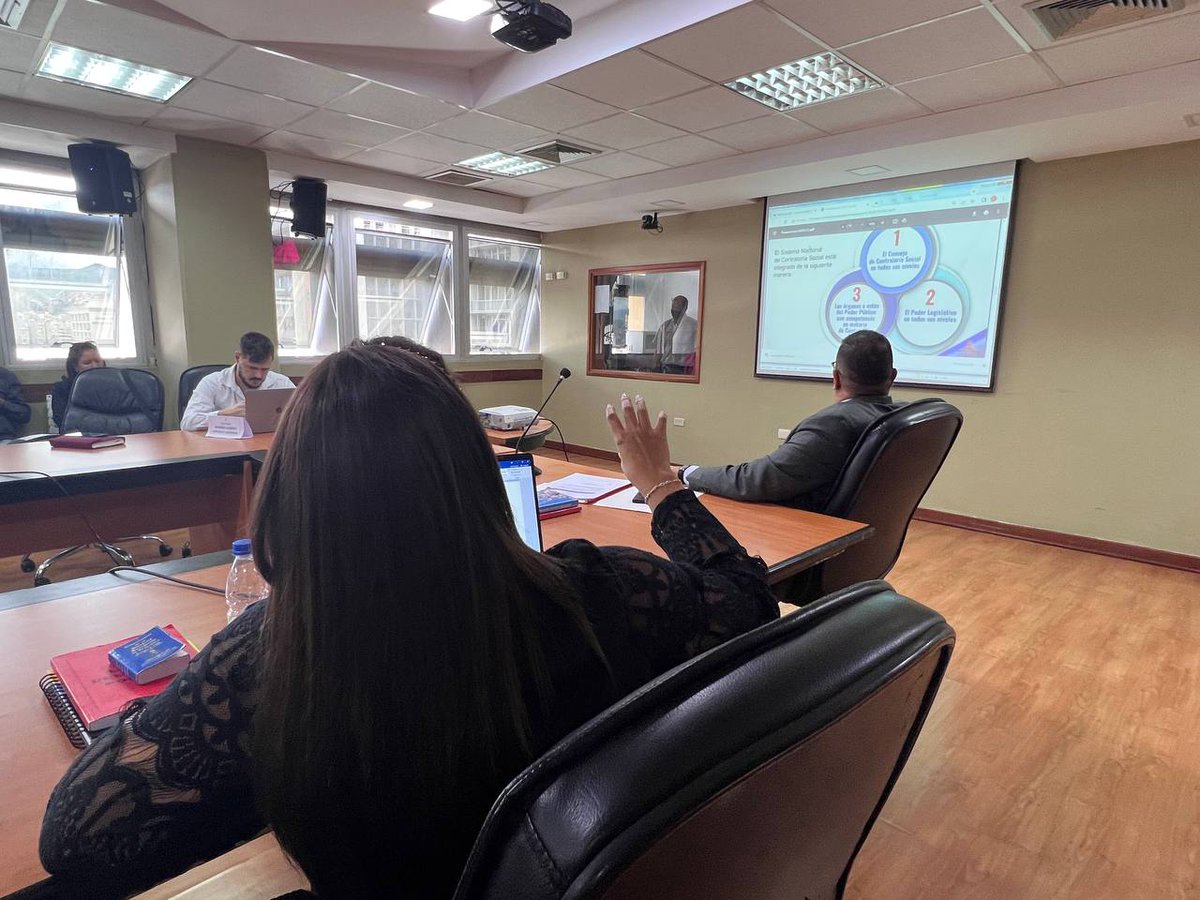 gabycomunas's tweet image. Para que el pueblo se empodere de las leyes, nos corresponde darlas a conocer y explicarlas. Por eso, nos hemos planteado un despliegue en todo el país para difundir la Ley Orgánica de Contraloría Social, luego de haber sido aprobada en 2da discusión en la AN.
#ContraloríaSocial