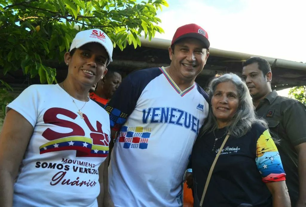 josemvasquez's tweet photo. ...Del poder popular para ejercer la gobernanza colectiva y protagónica 👏

Gracias por recibirme con tanto cariño, estaré muy pendiente de ustedes y de cada comunidad de nuestro estado 🤗

Vamos pa'lante...

#EnCuerpoYAlmaPorGuárico https://t.co/T0BZ44964u