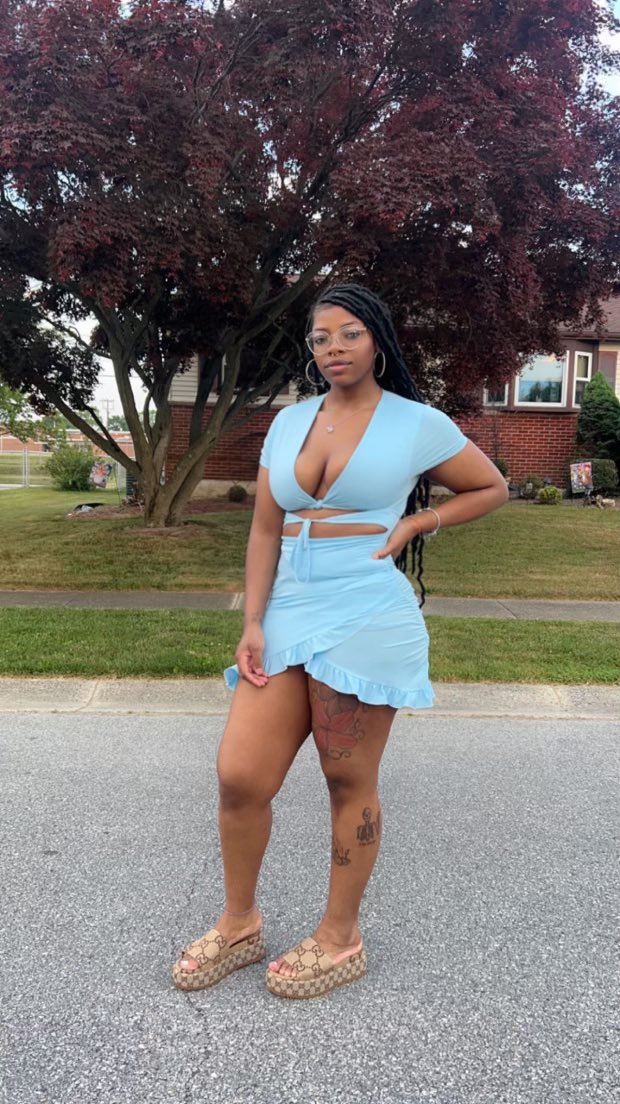 longlivewayne_'s tweet image. If anything, I’m everything 💋