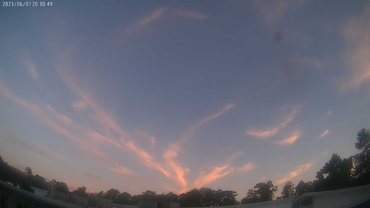 MaclayWxSTEM's tweet photo. Maclay School at sunset and it's 79.2 F. https://t.co/6K8tB3dF9v