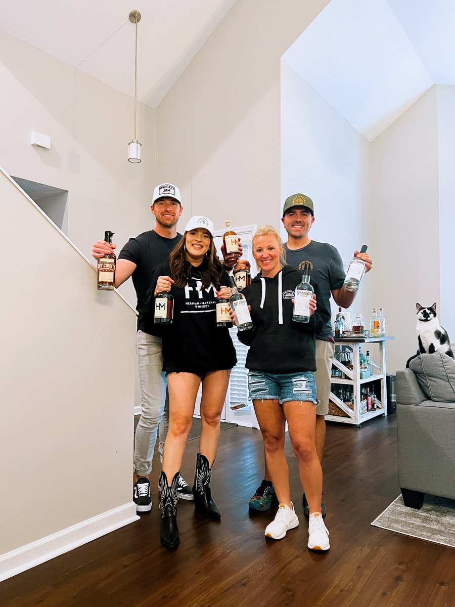 TarynPapa's tweet photo. LET’S WHISKEY ‼️
A perfect match! Great friends and even better whiskey! (Even Dixie approves 😹) Thanks for stocking our TN shelves with TX best, @HMWhiskey1 , and the coziest swag! ❤️ Check em out y’all! 🥃🤠 https://t.co/1ey9438Km1