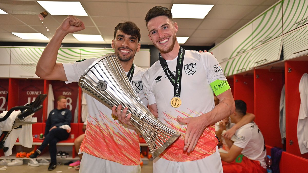 WestHam's tweet photo. Midfield maestros 🇧🇷🏴󠁧󠁢󠁥󠁮󠁧󠁿 https://t.co/WR6fhxO2Ys
