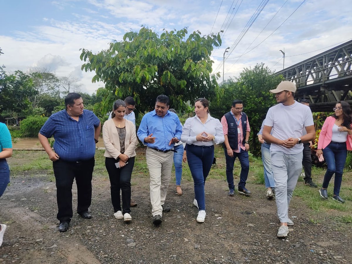 GoberManabi's tweet photo. #Olmedo 📍 | El gobernador @Hernan0722 junto a la alcaldesa Lourdes Guerrero, realizaron un recorrido en territorio en varios puntos de este cantón manabita, esto con el fin de verificar y dar atención a diversos requerimientos. https://t.co/fyOJ7pIwDe