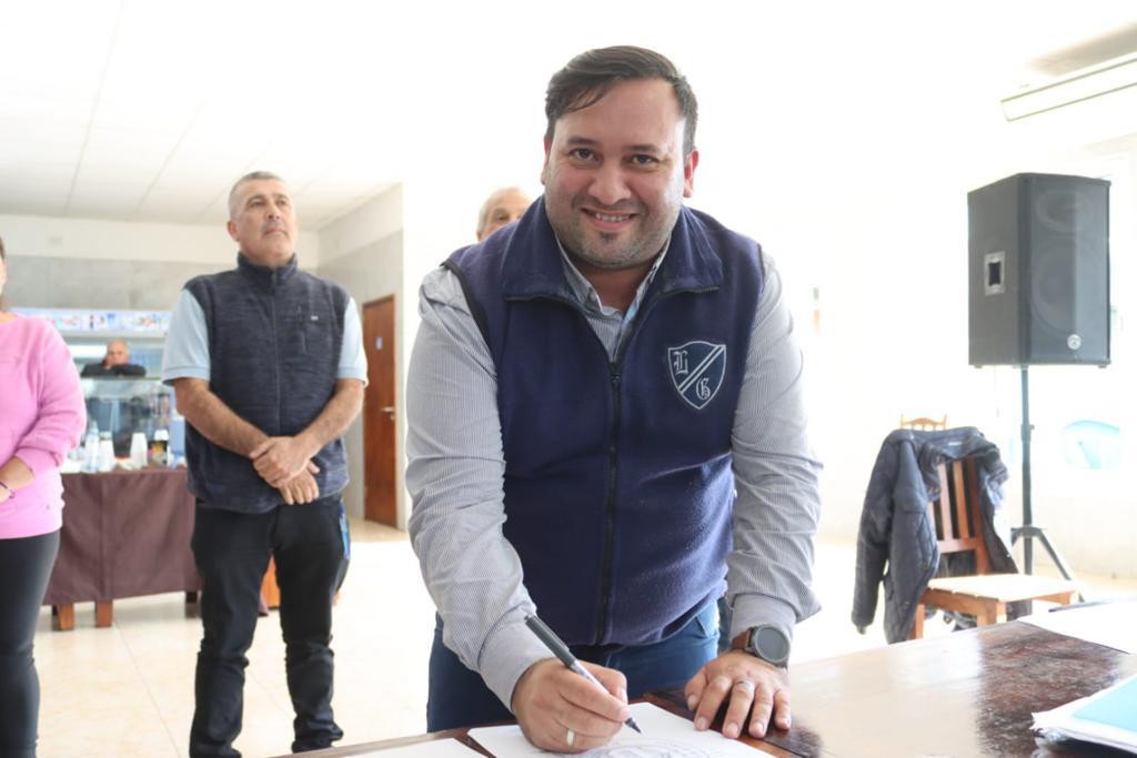 Felicitaciones Fernando "Pitu" Duarte, secretario adjunto de <a href="/Setiaoficial1/">Setiaoficial</a> y Compañero del Frente Renovador por asumir en el triunvirato de conducción de la <a href="/cgtzonanorteok/">CGT ZONA NORTE</a> 
Pitu, amigazo de mil batallas, siempre cerca de los trabajadores. Éxitos en esta nueva responsabilidad!