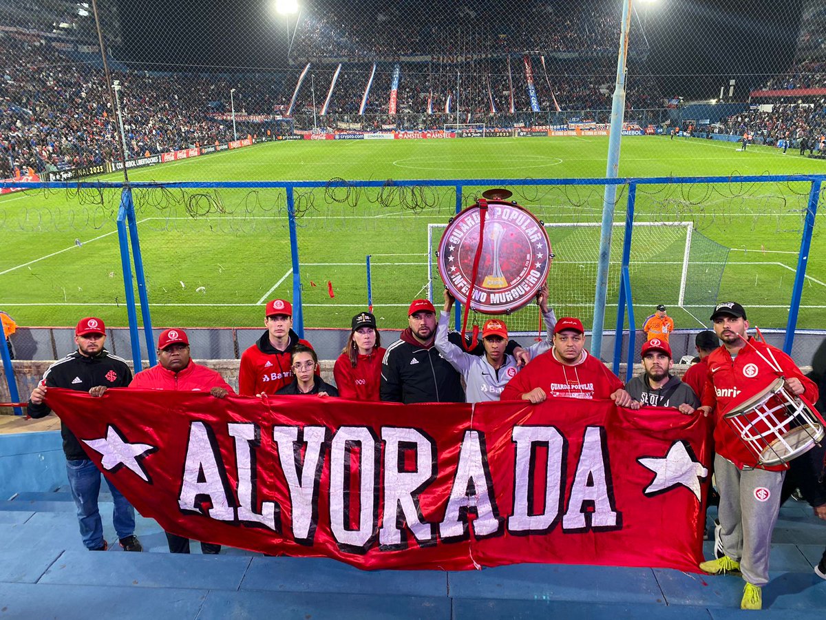 SCIAlvoradaP7's tweet photo. O TEU POVO ESTÁ AQUI PRA TE APOIAR!!!
GUARDA POPULAR
ALVORADA PTE NO LIXÃO!
#OSDONOSDACIDADE https://t.co/06Xg8E2PS6