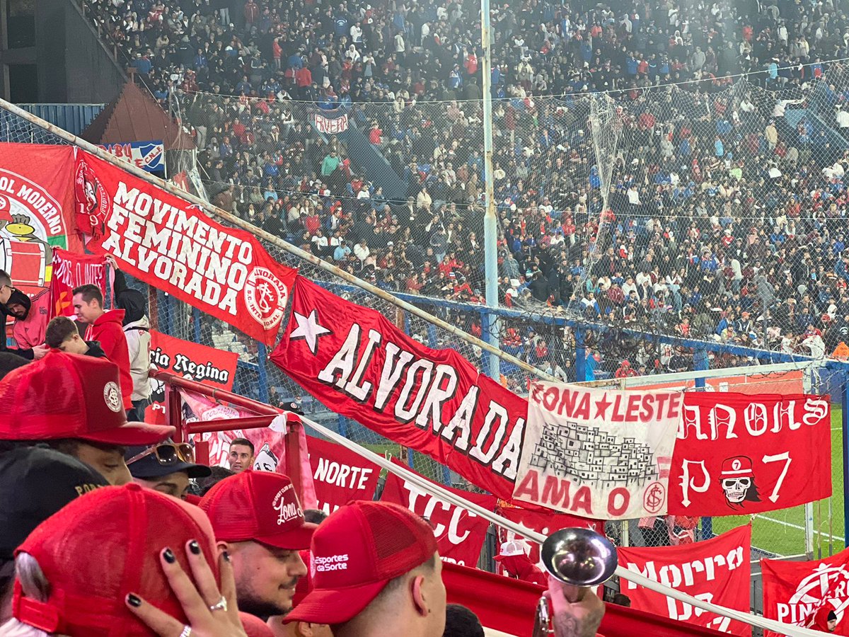 SCIAlvoradaP7's tweet photo. O TEU POVO ESTÁ AQUI PRA TE APOIAR!!!
GUARDA POPULAR
ALVORADA PTE NO LIXÃO!
#OSDONOSDACIDADE https://t.co/06Xg8E2PS6