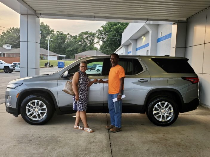 Morgan and Mae Lee from Ripley bought their beautiful new 2023 Traverse from us today!

THANK YOU MORGAN & MAE!!  WE SURE DO APPRECIATE YOU!!

(Salespeople: Levita Kessler & Jamie Crane)
#ExpressChevrolet🇺🇸
#expressyourself
#HometownDiscount