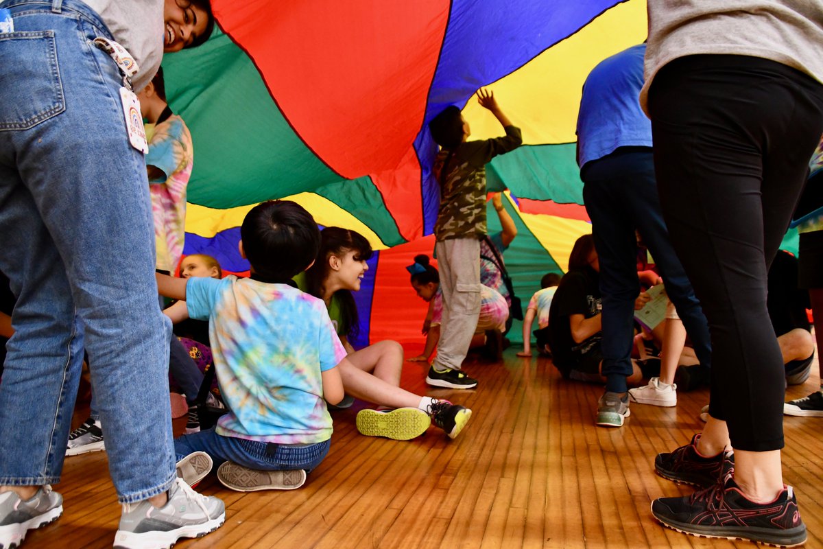 wearetheSBJC's tweet photo. Students from SBJC &amp; Maywood School District came together for an incredible day of fun, friendship, and inclusivity. Paired together, they enjoyed basketball, parachute games, art, and more. Huge thanks to @MAYWOODSCHOOLS for hosting this unforgettable Field Day! #wearethesbjc https://t.co/uY7qs1rj8o